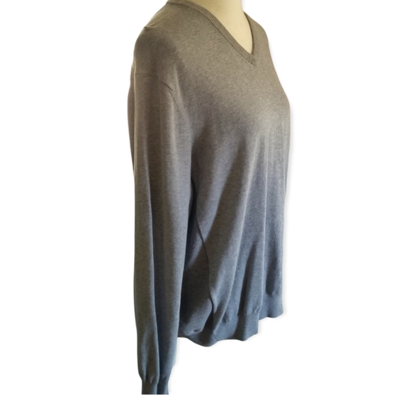 Izod Golf pullover sweater for men, in soft gray. - Picture 2 of 8